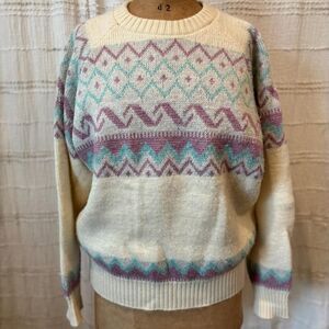 Vtg. Alps Ladies 80s/90s knit sweater cream and pastel 100% wool. Size L.